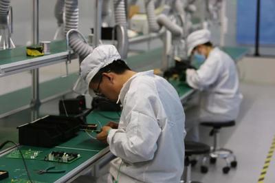 節(jié)后復(fù)工生產(chǎn)忙，起步區(qū)企業(yè)以計(jì)算機(jī)網(wǎng)絡(luò)工程為引擎，全力沖刺首季“開門紅”